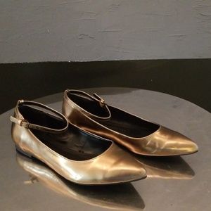 Gap Burnished Gold Metalic Flats